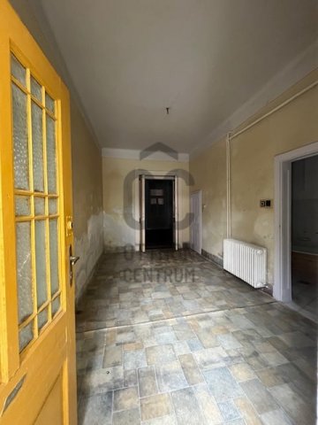 Eladó téglalakás, Pécsett 69.99 M Ft, 2 szobás