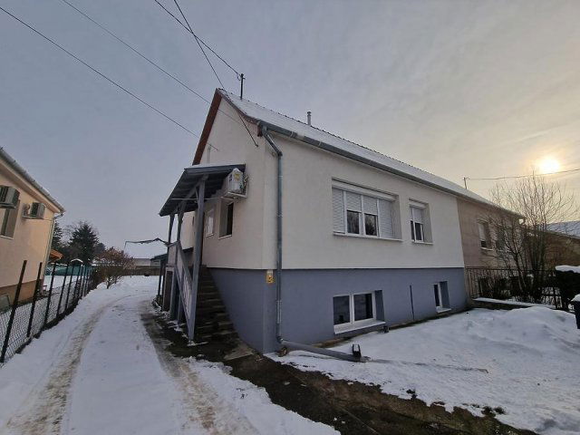 Eladó családi ház, Dunakeszin 157.9 M Ft, 3 szobás