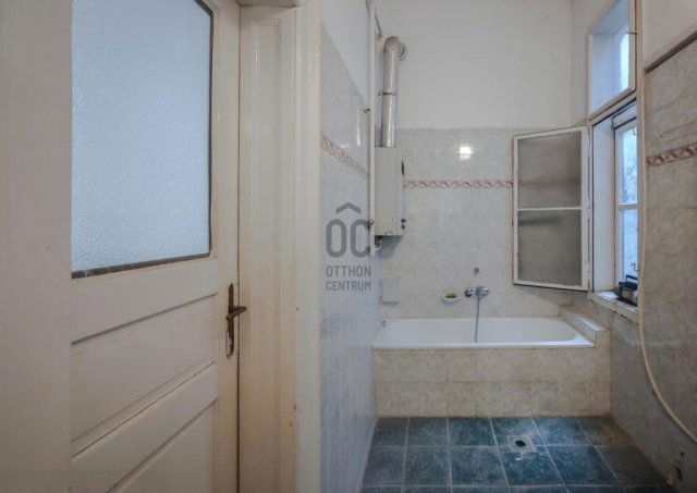 Eladó téglalakás, Budapesten, VI. kerületben 155 M Ft, 2 szobás