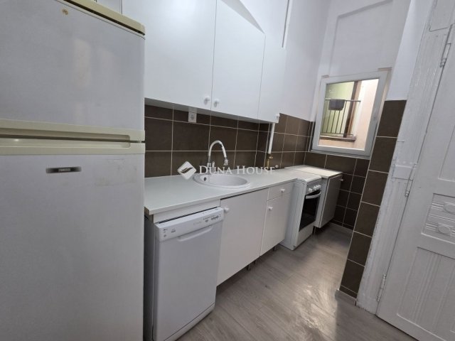 Eladó téglalakás, Budapesten, VII. kerületben 57.9 M Ft