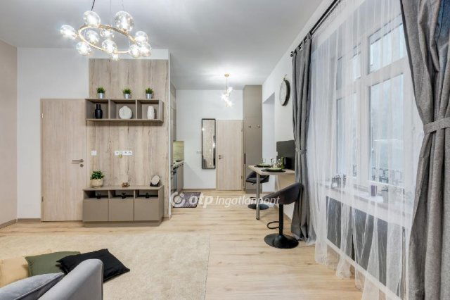 Eladó téglalakás, Budapesten, VI. kerületben 94 M Ft, 2 szobás