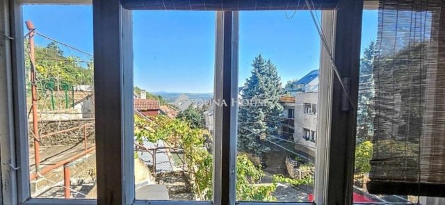 Eladó családi ház, Pécsett 52.99 M Ft, 4 szobás