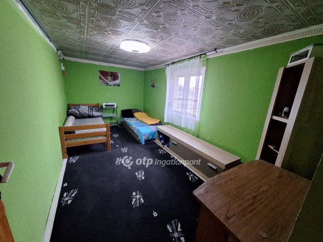 Eladó családi ház, Tiszaigaron 9.9 M Ft, 2 szobás