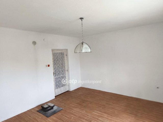 Eladó családi ház, Szeghalmon 15.4 M Ft, 4 szobás