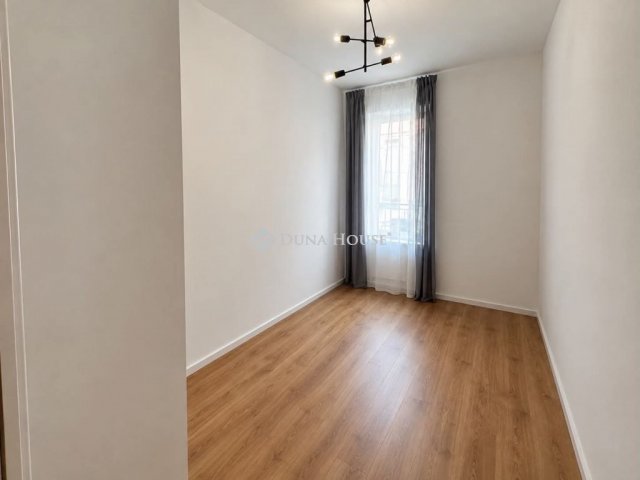Eladó téglalakás, Pécsett, Alkotmány utcában 94.8 M Ft