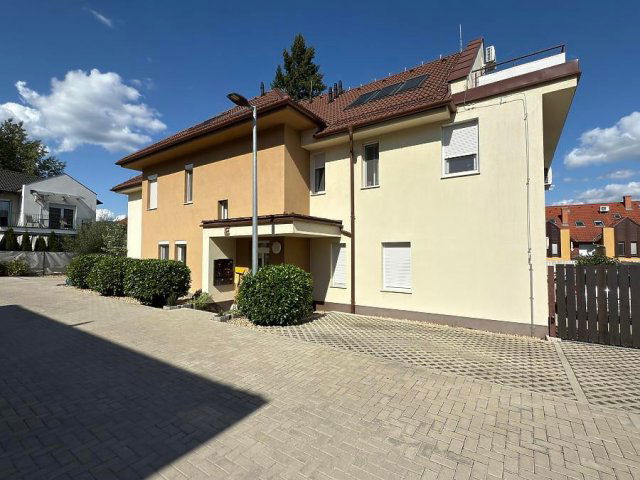 Eladó téglalakás, Szentendrén 128.9 M Ft, 4 szobás