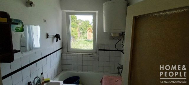 Eladó téglalakás, Szegeden 23.99 M Ft, 1 szobás