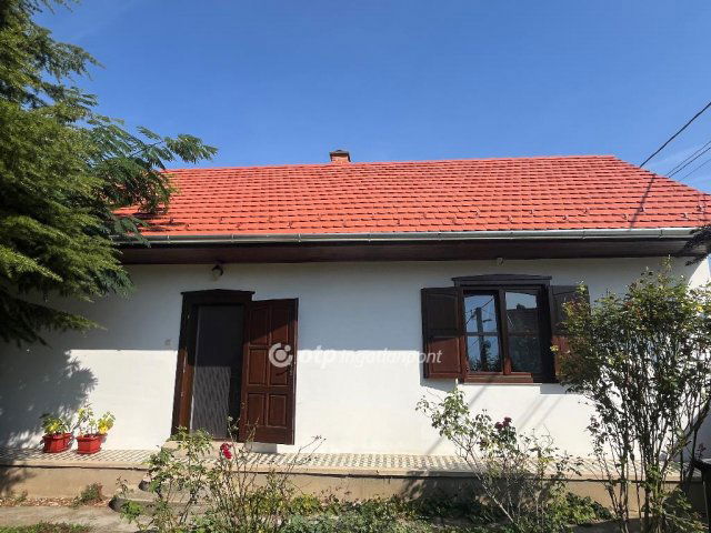 Eladó családi ház, Szellőn 55.9 M Ft, 2 szobás