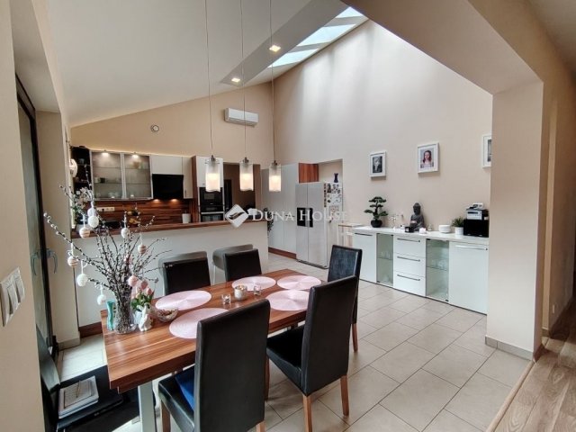 Eladó családi ház, Gárdonyban 249.9 M Ft, 4 szobás