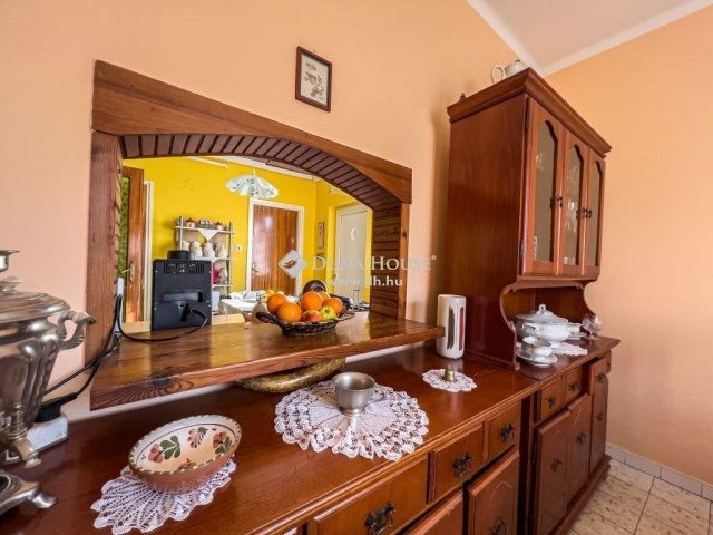 Eladó családi ház, Nagykőrösön 52 M Ft, 4 szobás