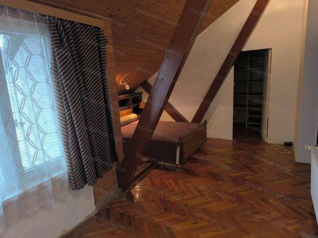 Eladó ikerház, Szolnokon 58.99 M Ft, 4 szobás