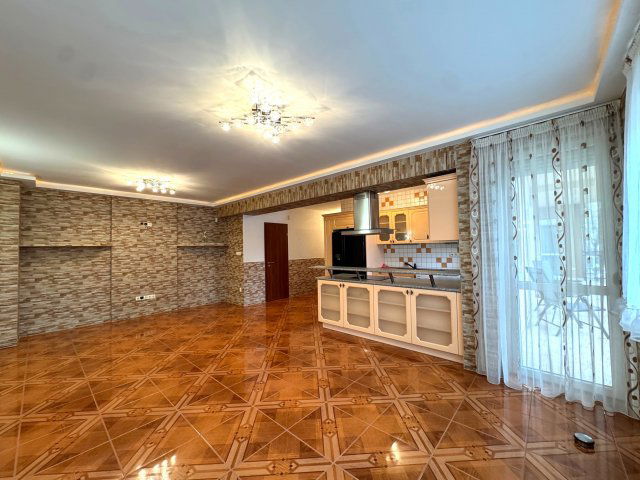 Eladó téglalakás, Budapesten, XIV. kerületben, Amerikai úton