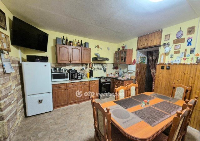 Eladó családi ház, Daruszentmiklóson 21.5 M Ft, 1+1 szobás