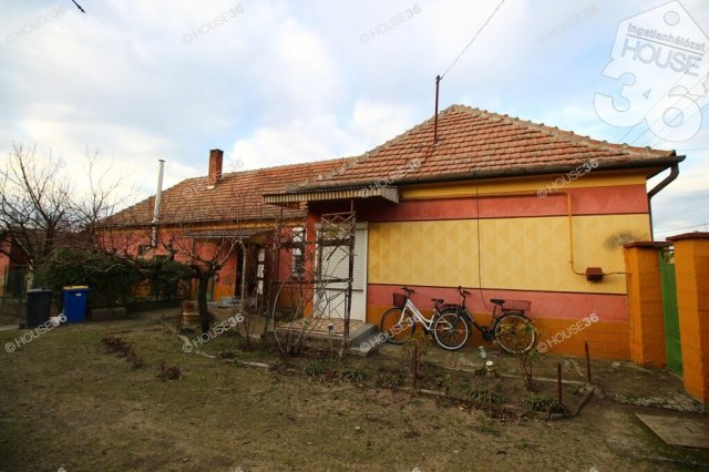 Eladó családi ház, Akasztón 14.99 M Ft, 3 szobás