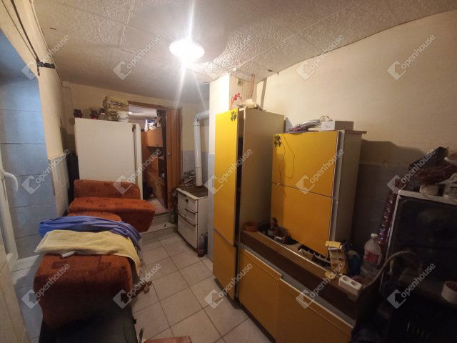 Eladó családi ház, Kaposváron 19.9 M Ft, 2 szobás