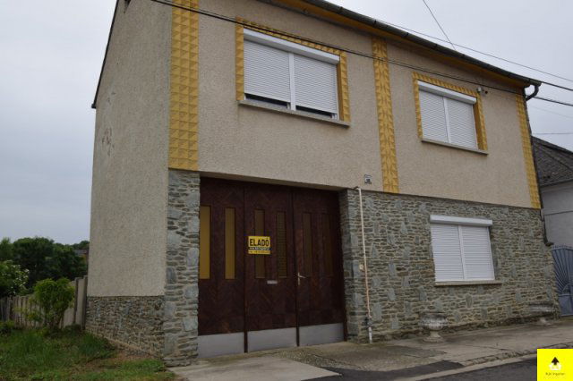 Eladó családi ház, Peresznyén 49.9 M Ft, 4 szobás