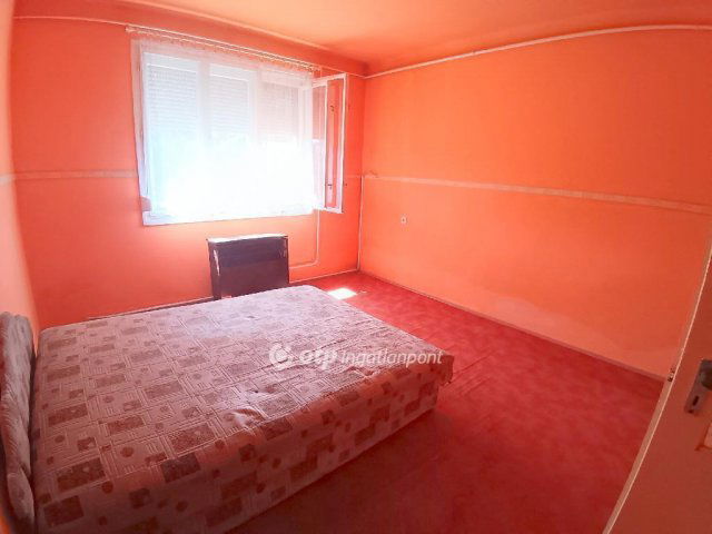 Eladó családi ház, Fegyverneken 10.5 M Ft, 2 szobás