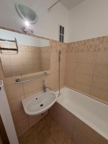 Eladó panellakás, Budapesten, III. kerületben 64.99 M Ft