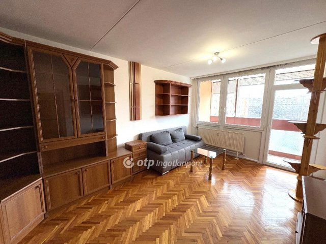 Kiadó panellakás, albérlet, Debrecenben 160 E Ft / hó, 2 szobás