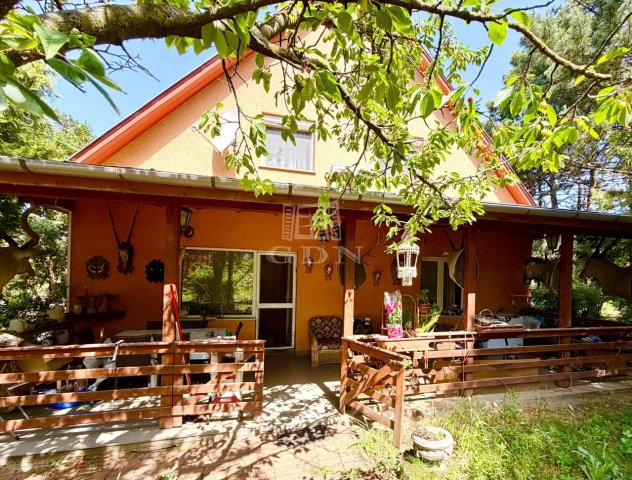 Eladó családi ház, Erdőkertesen 118.89 M Ft, 5+2 szobás
