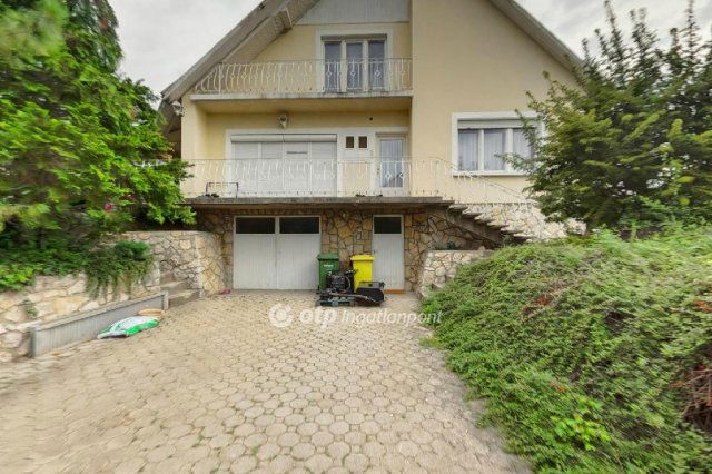 Eladó családi ház, Szentantalfán 78 M Ft, 4+2 szobás
