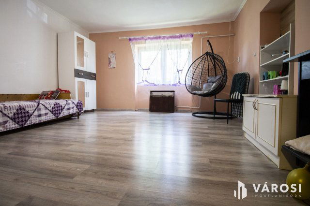 Eladó családi ház, Békésen 24.5 M Ft, 4 szobás