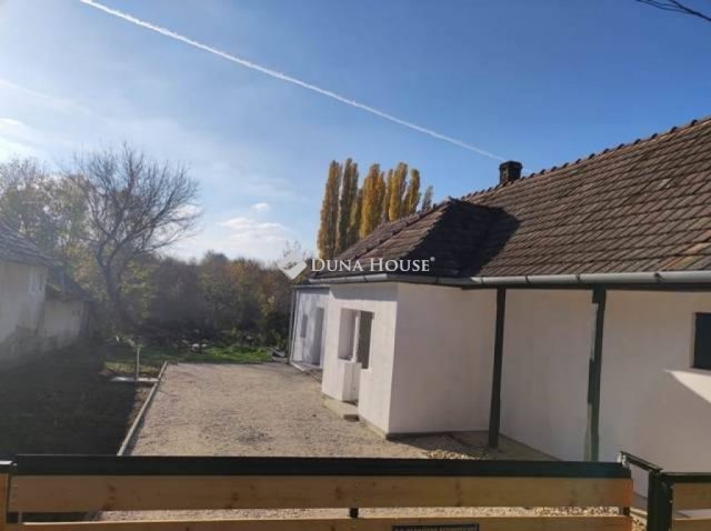 Eladó családi ház, Kányban 32.9 M Ft, 2 szobás
