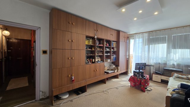 Eladó panellakás, Dunaújvárosban, Lajos Király körúton 27 M Ft