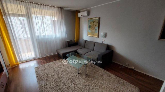 Kiadó panellakás, albérlet, Kecskeméten 160 E Ft / hó, 2 szobás