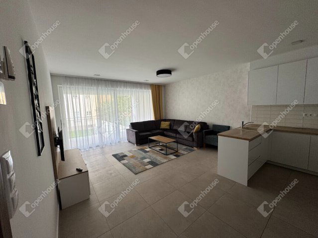 Kiadó téglalakás, albérlet, Székesfehérvárott 470 E Ft / hó