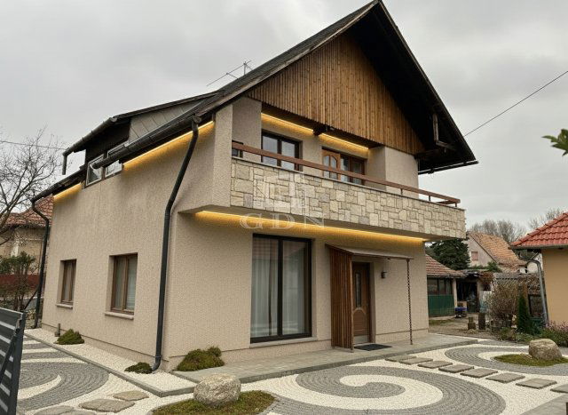 Eladó téglalakás, Veresegyházon 66.99 M Ft, 2+2 szobás