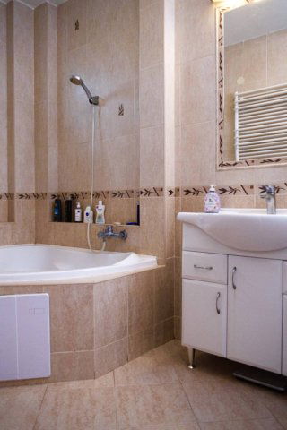 Eladó családi ház, Békéscsabán 92 M Ft, 5 szobás