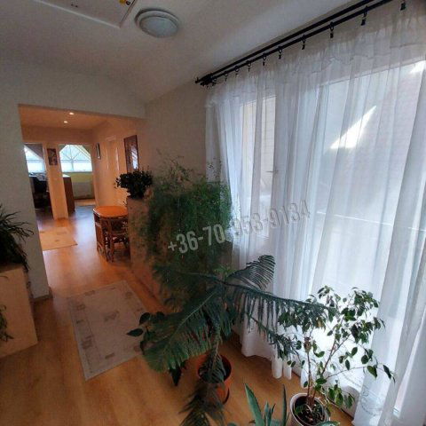 Eladó családi ház, Keszthelyen 119 M Ft, 5+2 szobás