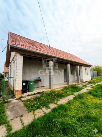 Eladó családi ház, Zsámbokon 30 M Ft, 2+1 szobás