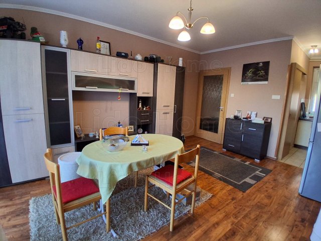 Eladó téglalakás, Dombóváron 55 M Ft, 1+2 szobás