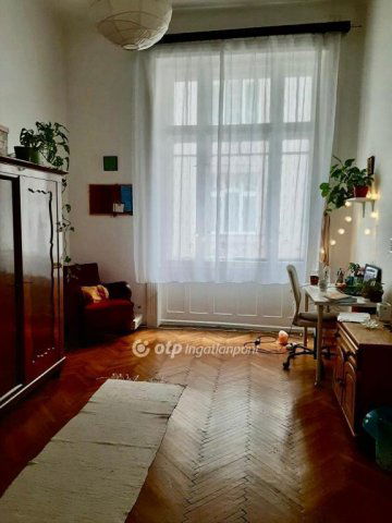 Eladó téglalakás, Budapesten, VIII. kerületben 130 M Ft