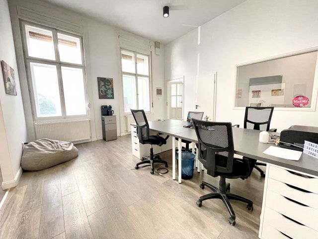 Kiadó iroda, Debrecenben, Csapó utcában 400 E Ft / hó, 4 szobás