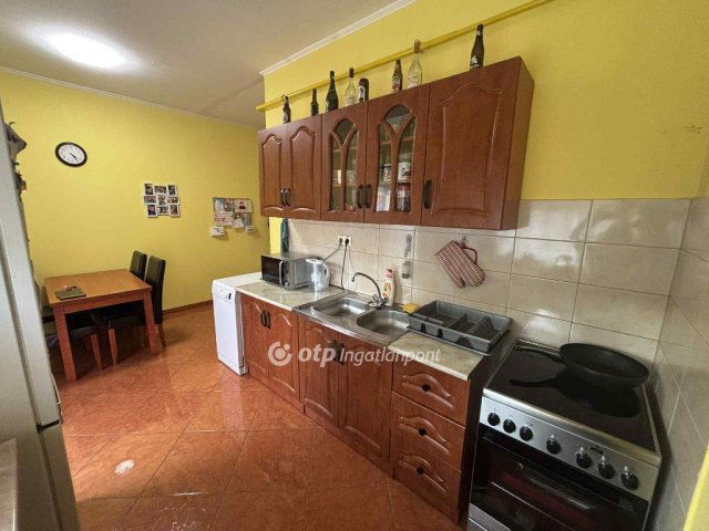 Eladó családi ház, Miskolcon 72.99 M Ft, 4 szobás