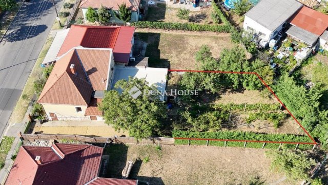 Eladó családi ház, Pécsett, Hársfa úton 59 M Ft, 2 szobás