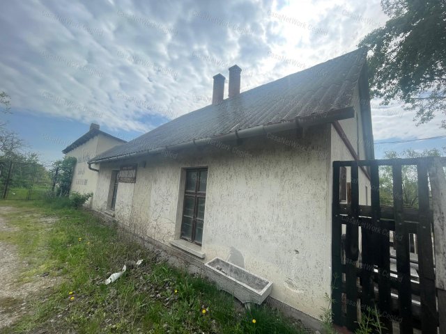 Eladó ipari ingatlan, Szolnokon 85 M Ft, 5 szobás