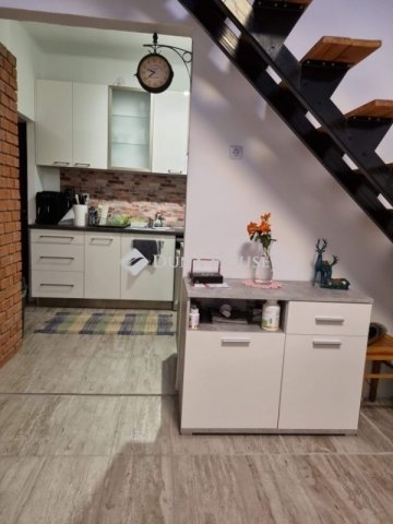 Eladó családi ház, Budakalászon 79.9 M Ft, 4 szobás