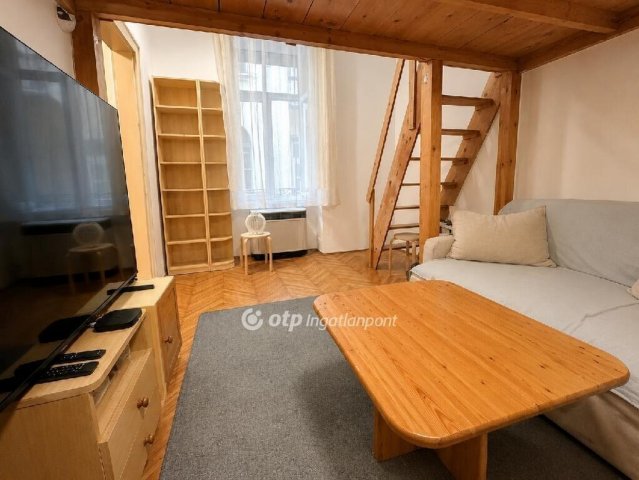 Eladó téglalakás, Budapesten, VIII. kerületben 40 M Ft, 1 szobás