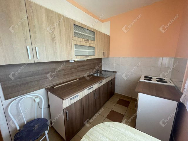 Kiadó panellakás, albérlet, Tatabányán 150 E Ft / hó, 2 szobás