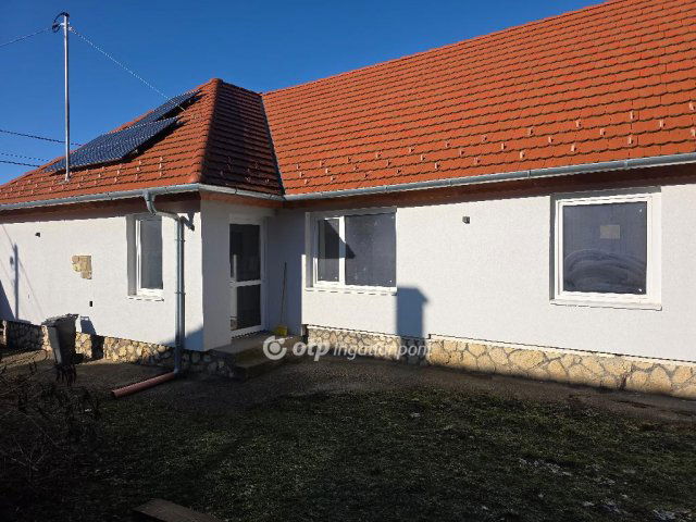 Eladó családi ház, Döbröntén 52.9 M Ft, 4 szobás