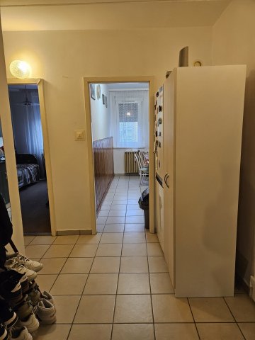 Eladó panellakás, Pápán 31.9 M Ft, 2 szobás