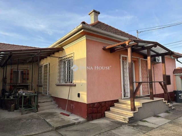 Eladó családi ház, Cegléden 65 M Ft, 3 szobás