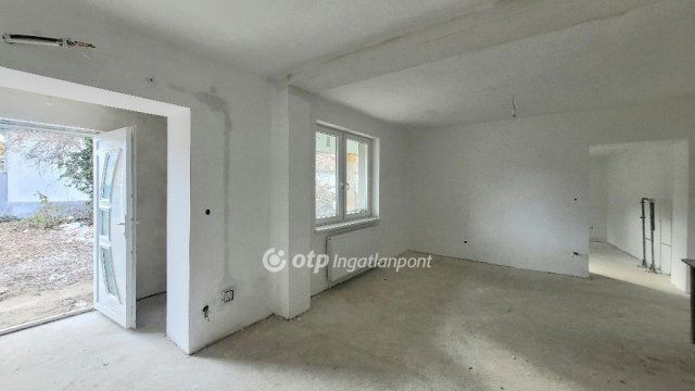 Eladó családi ház, Jászberényben 43.5 M Ft, 2 szobás
