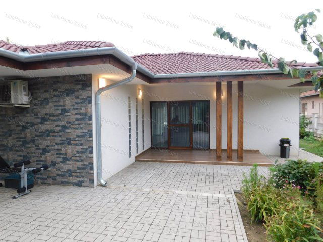 Kiadó családi ház, albérlet, Siófokon 250 E Ft / hó, 2 szobás