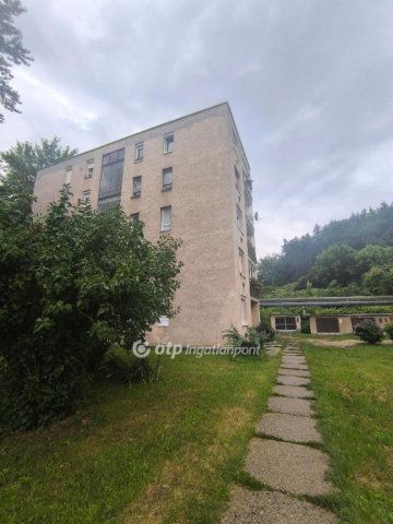 Eladó téglalakás, Salgótarjánban 9.9 M Ft, 1+1 szobás