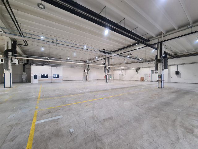 Kiadó ipari ingatlan, Győrött 3500 E Ft / hó